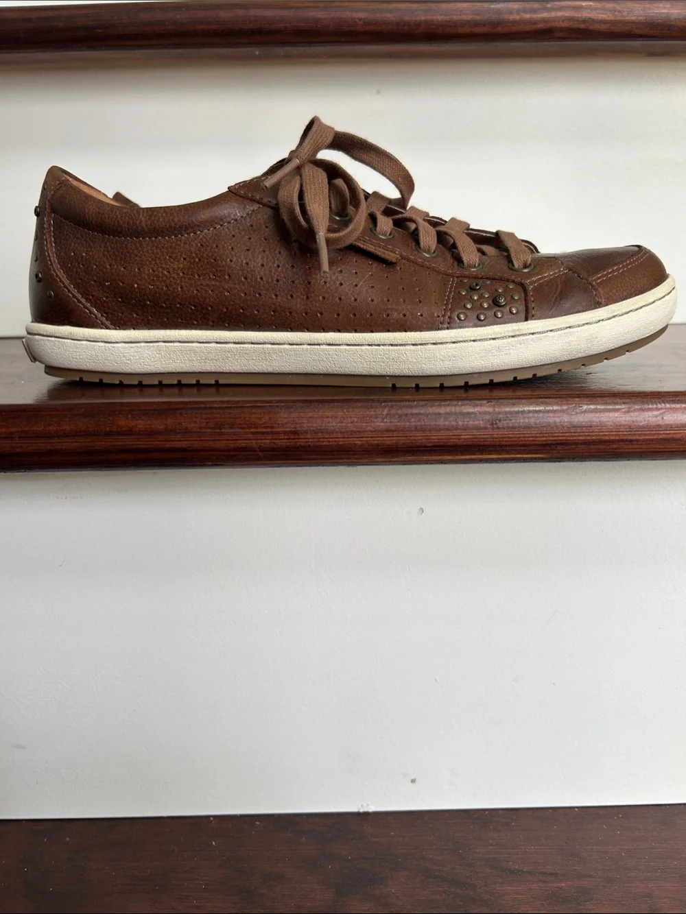 Taos Footwear casual lace
